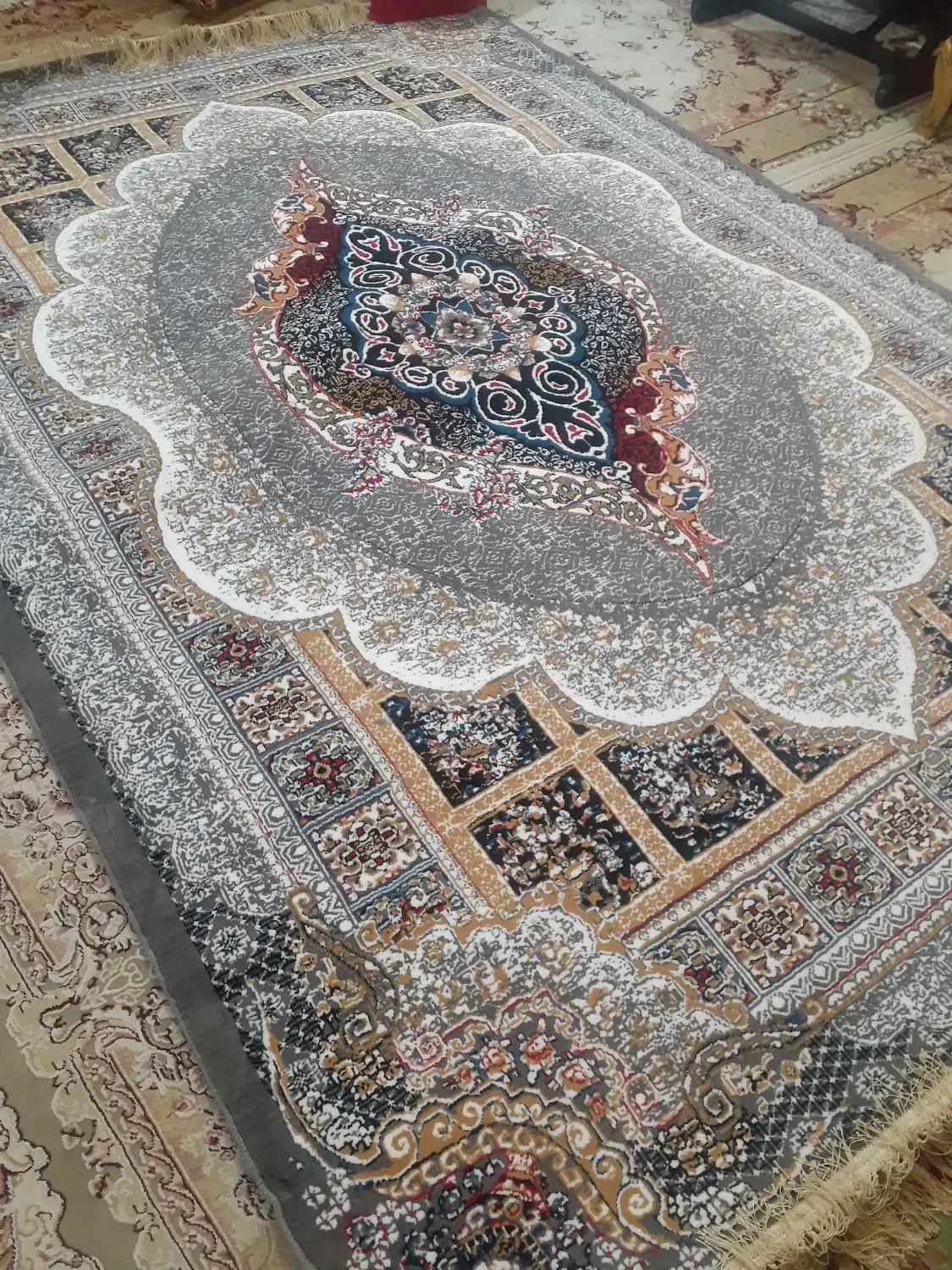 دوتا فرش ماشینی ۶متری اکبند  داخل کاوره|فرش|تهران, آذری|دیوار