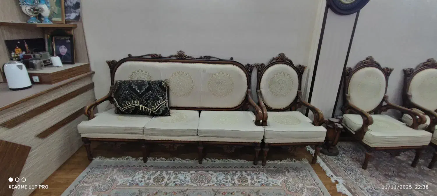 مبل ۹ نفره سلطنتی با نهار خوری ۸ نفره با صندلی|مبلمان خانگی و میز عسلی|اصفهان, محله اسلامی|دیوار