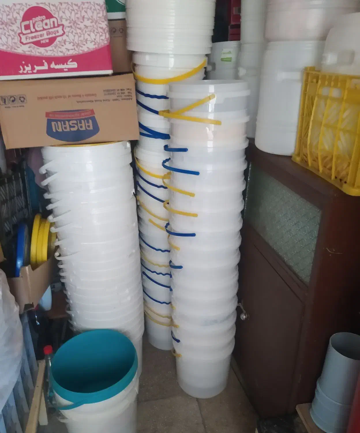 سطل پلاستیکی|ظروف نگهدارنده، پلاستیکی، یک‌بارمصرف|بیرجند, |دیوار