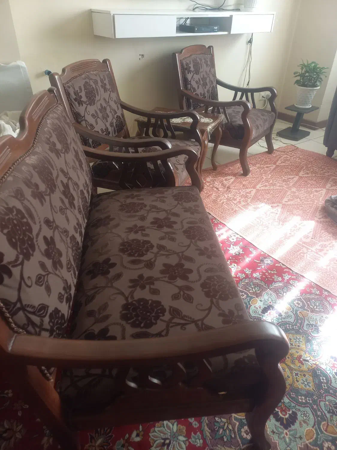 مبل چوبی ۸ نفره در حد|مبلمان خانگی و میز عسلی|شاهینشهر, مسکن مهر|دیوار