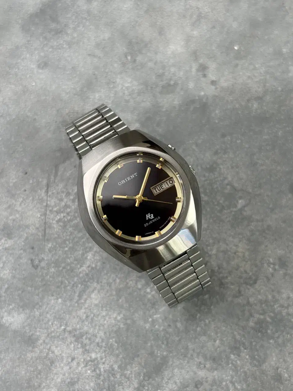 ساعت مچی قدیمی اورینت|ساعت|مهاباد (آذربایجان غربی), |دیوار