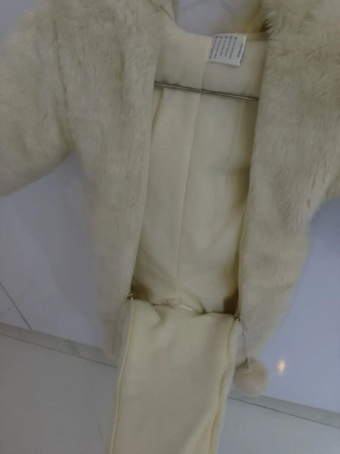 لباس بچه|کفش و لباس بچه|اندیشه, اندیشه فاز ۱|دیوار