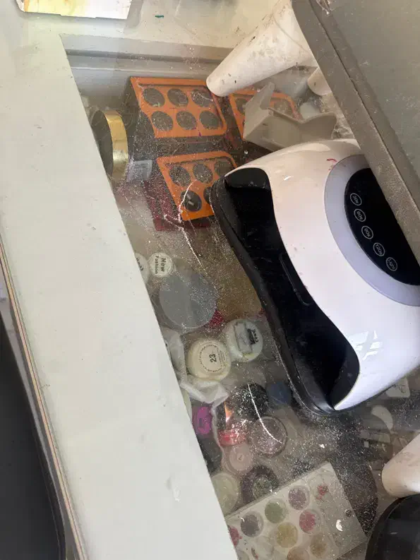 میز ناخن ۴ عدد|آرایشگاه و سالنهای زیبایی|قزوین, |دیوار