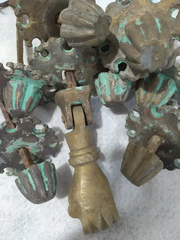 در کوب قدیمی پنجه دست|کلکسیون اشیاء عتیقه|قدس, شهر‌قدس|دیوار