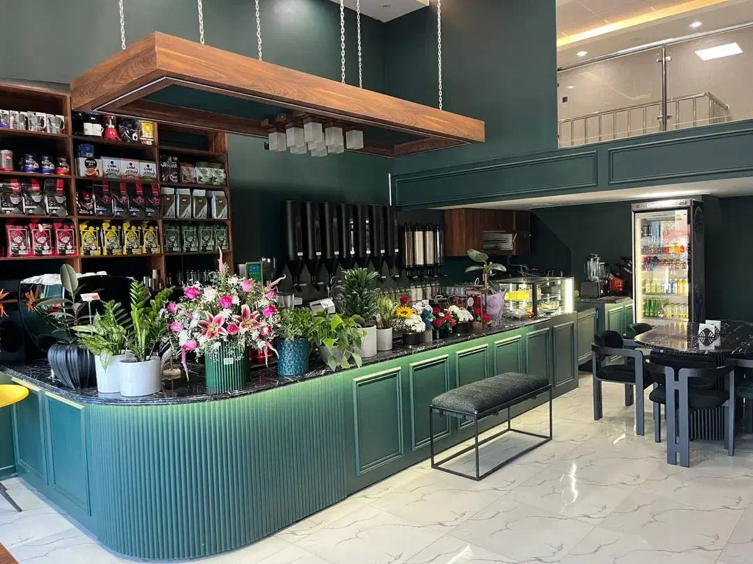 رنگکاری وپلی استرکاری چوب(کابینت)|خدمات پیشه و مهارت|مشهد, دانشجو|دیوار