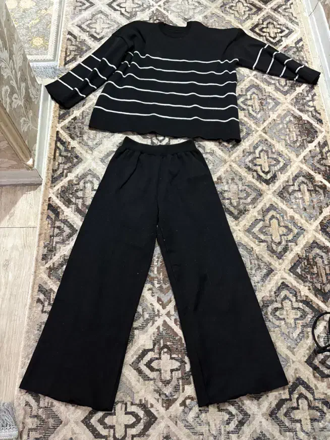 بافت ست|لباس|مشهد, آبکوه|دیوار