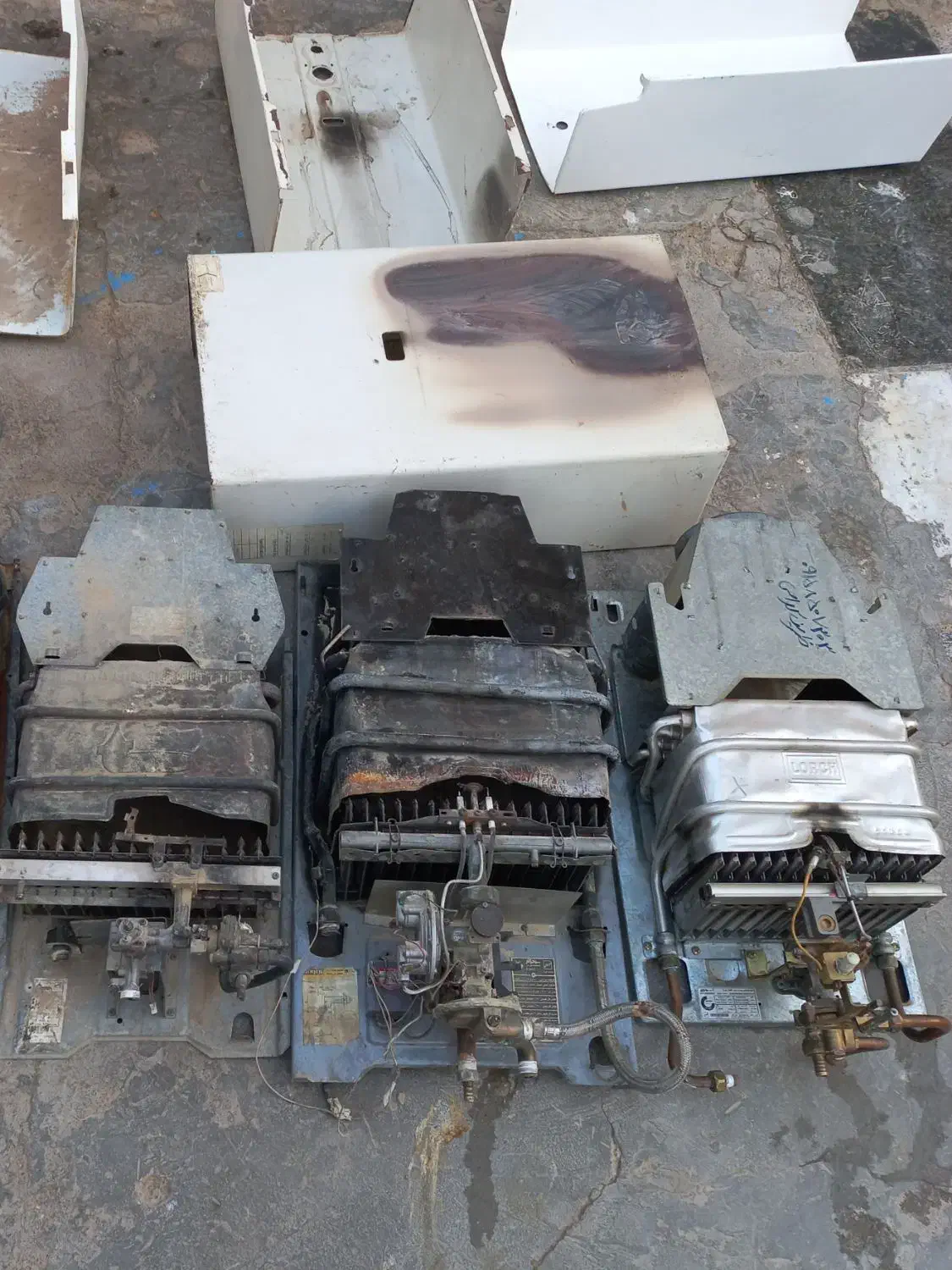 جم آوری خر.ید ابگرمکن دیواری سوخته یا خراب|آبگرمکن، پکیج، شوفاژ|زابل, |دیوار