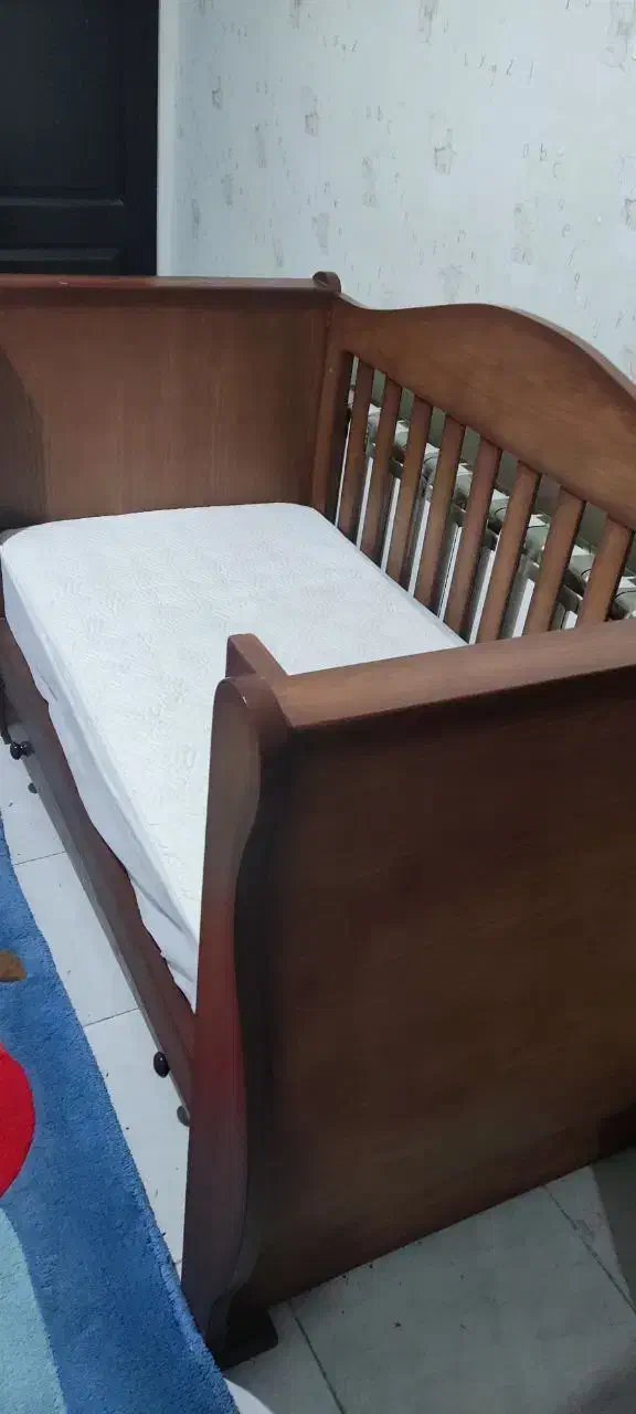 تخت چوبی نوزاد|تخت و صندلی بچه|تهران, منیریه|دیوار