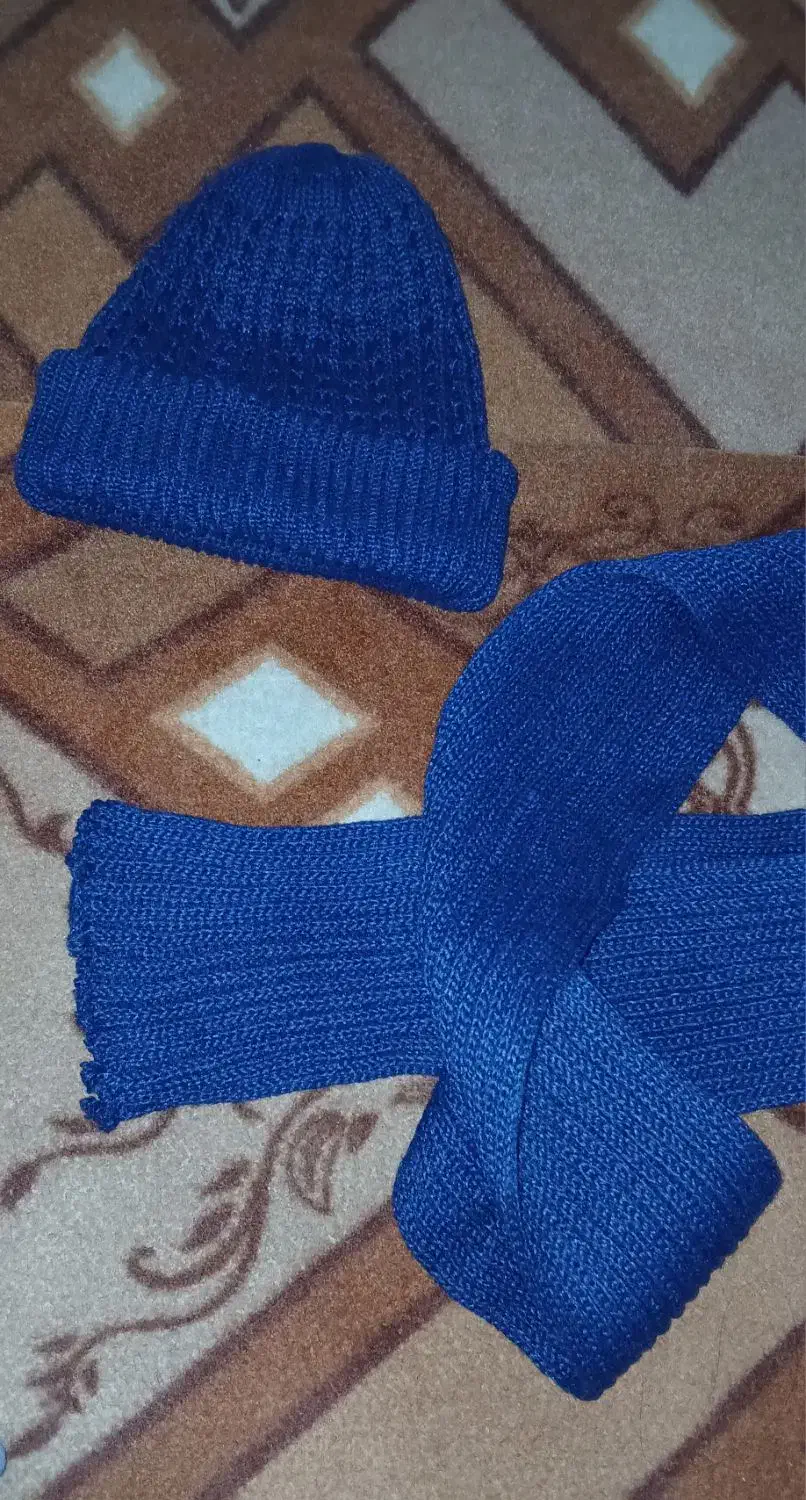 کلاه و شال گردن|لباس|رشت, پیرکلاچای|دیوار