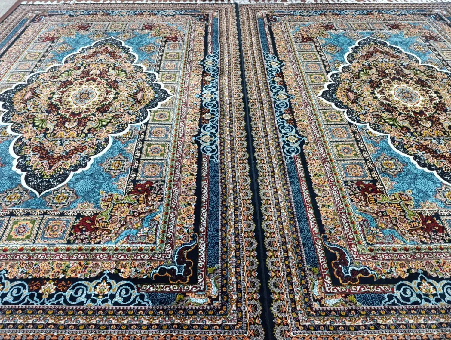 دوعددفرش نه متری بایه عدد شش متری مثل هم|فرش|آق قلا, |دیوار