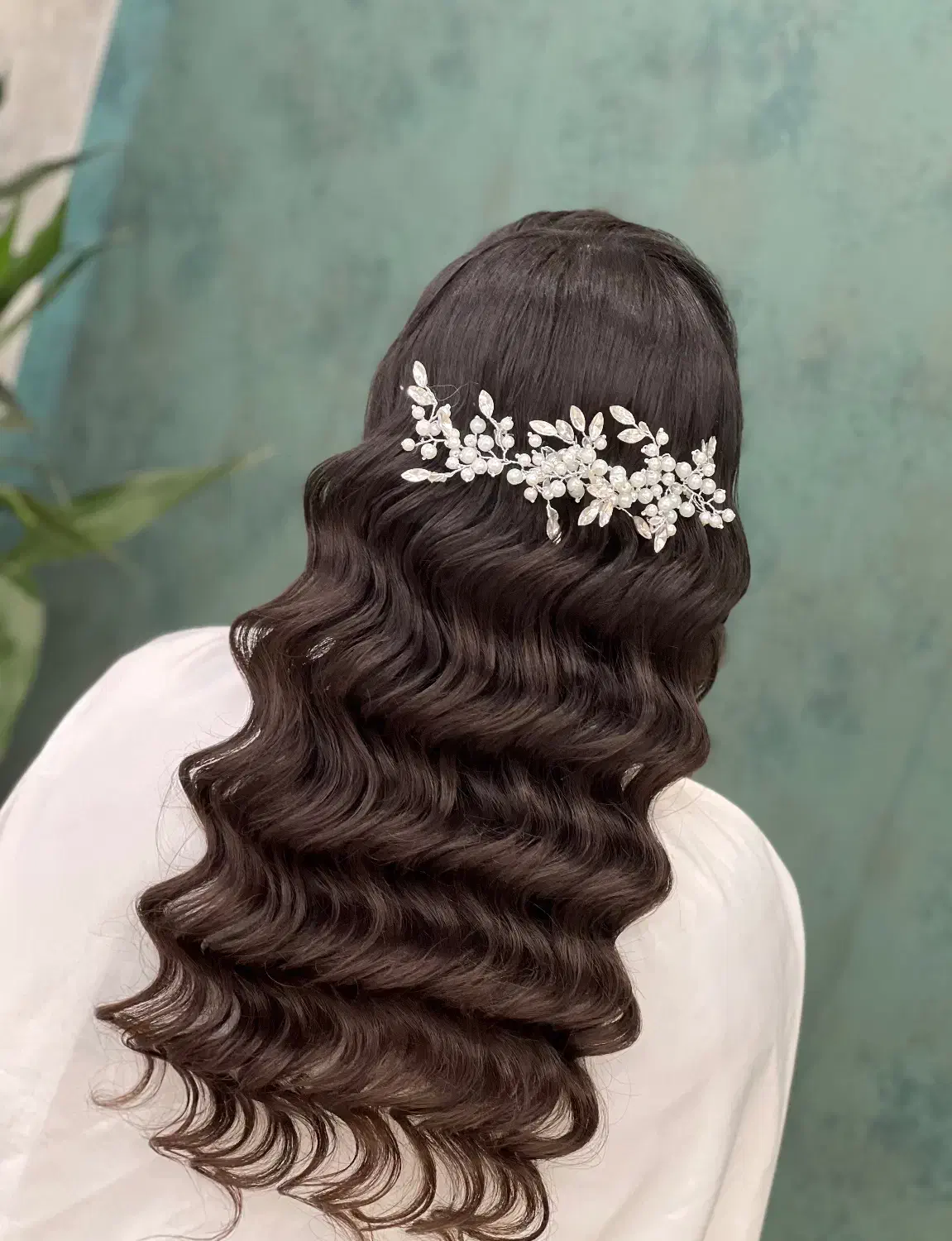 اموزش شنیون درسنندج بااستاد میناقنبرزاده(ازتهران )|خدمات آرایشگری و زیبایی|سنندج, |دیوار