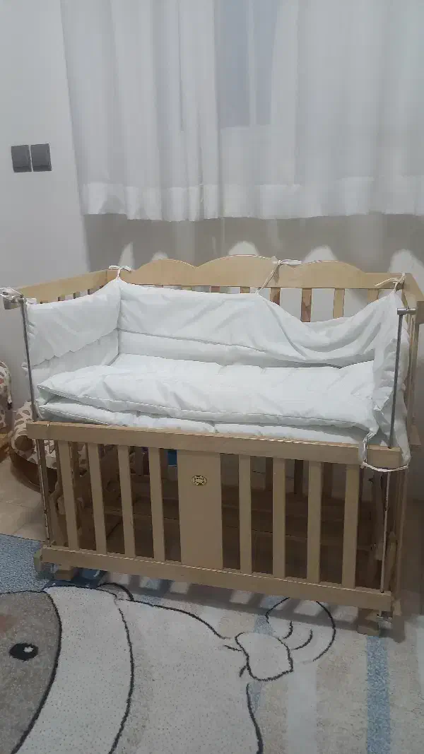 تخت وگهواره نوزاد خیلی استفاده نشده فروشی|تخت و صندلی بچه|صدرا-فارس, فاز ۱|دیوار
