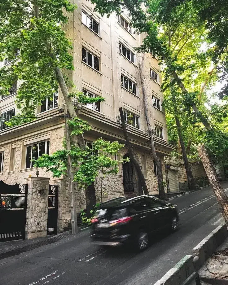 اپارتمان ۷۰ متری/در قلب فردوس/مناسب‌خانواده و مجرد