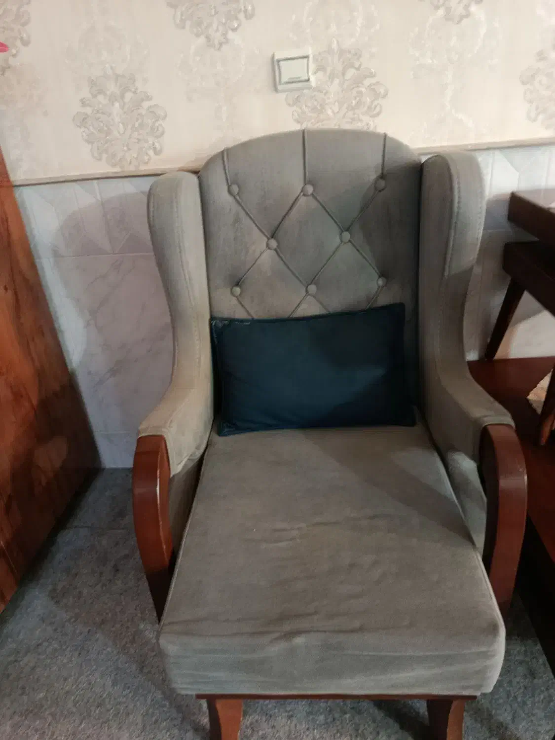 مبل ۷نفره|مبلمان خانگی و میز عسلی|نیشابور, ده حلاج|دیوار