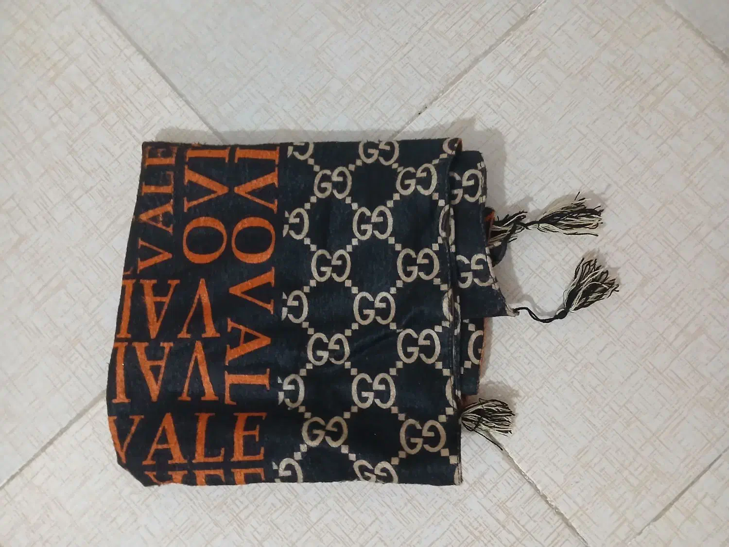 لباس|لباس|بروجرد, |دیوار