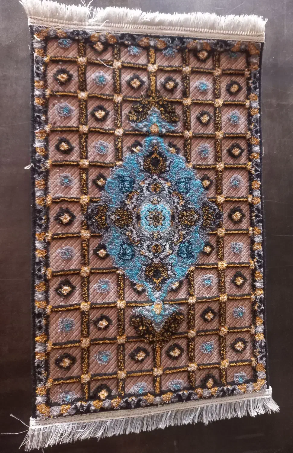 پادری برزنتی|پادری|آران و بیدگل, |دیوار