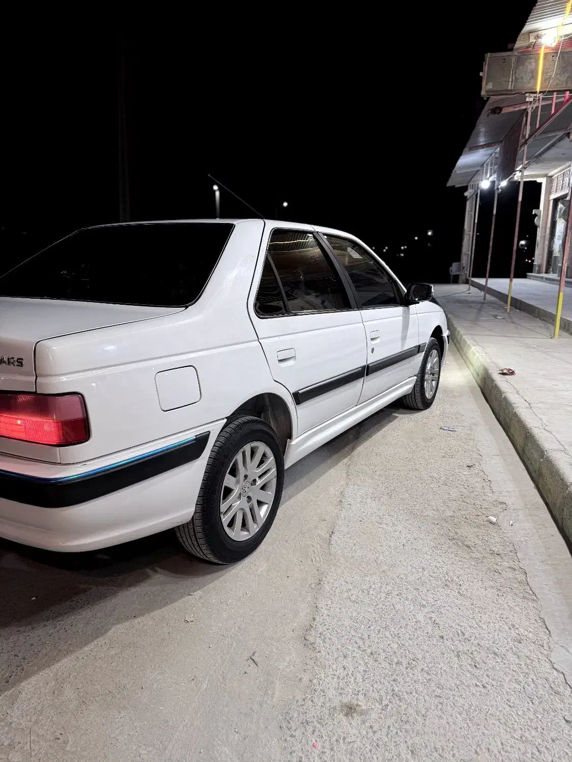 1402 نیم سفارشی|خودرو سواری و وانت|سراوان, |دیوار