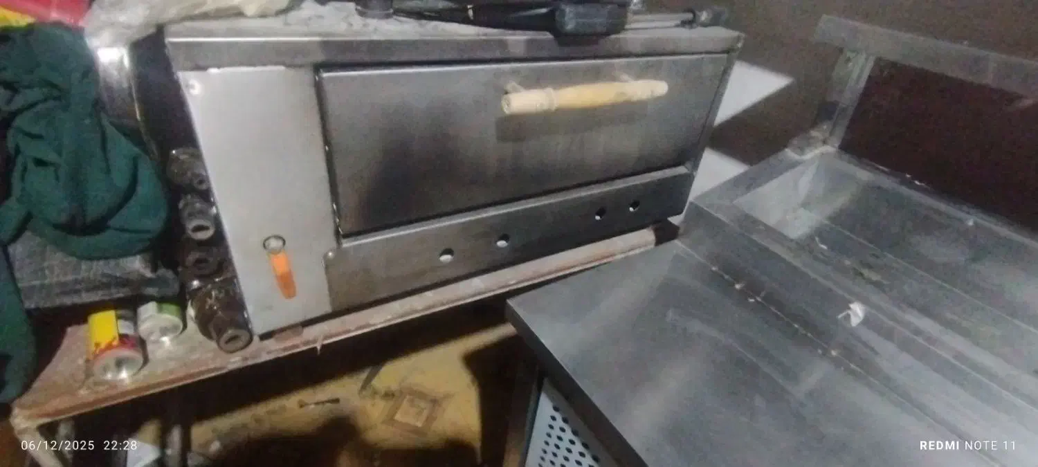 تایپینگ فرصندوقی ۹ تای گریل برگر|کافی‌شاپ و رستوران|دهدشت, |دیوار