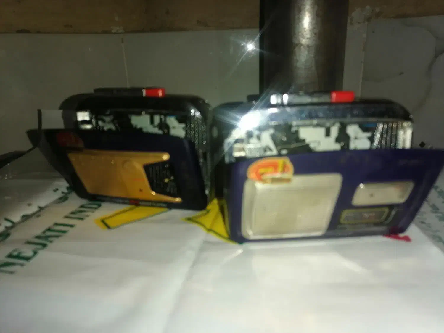 دو ظبط صوت کوچک|کلکسیون اشیاء عتیقه|شیراز, شهرک کوشکک|دیوار