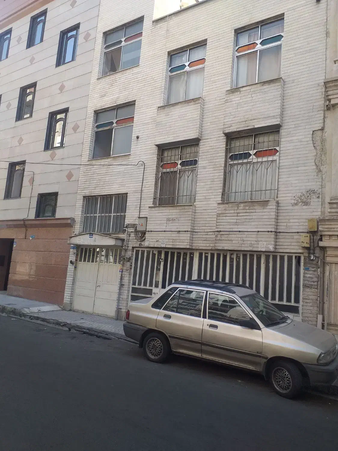 آپارتمان تک واحدی