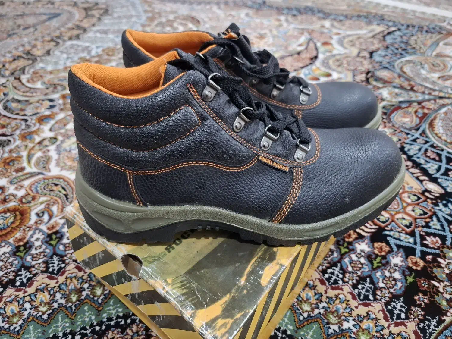 کفش ایمنی|کیف، کفش، کمربند|کامیاران, |دیوار