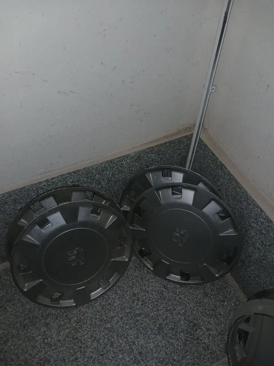 قالپاق پژو|قطعات یدکی و لوازم جانبی|فردیس, سرحد آباد|دیوار