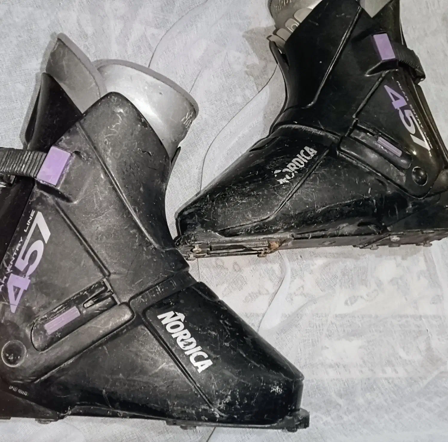 کفش اسکی|ورزشهای زمستانی|نسیمشهر, |دیوار