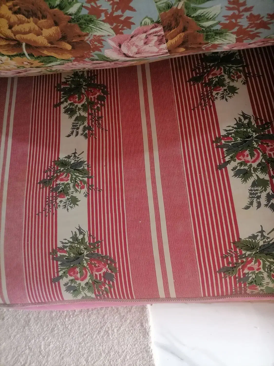 تشک|تشک تختخواب|کرمان, |دیوار