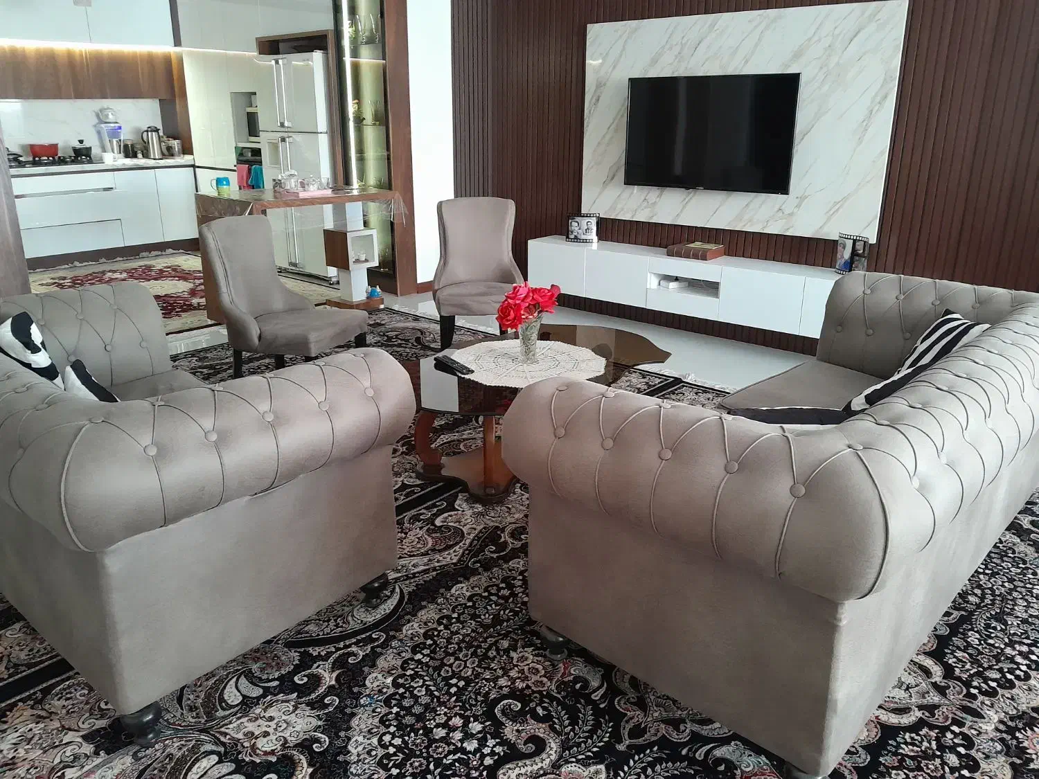 مبلمان 7 نفره و میز ناهارخوری 6 نفره|مبلمان خانگی و میز عسلی|اندیشه, شهرک کوثر|دیوار