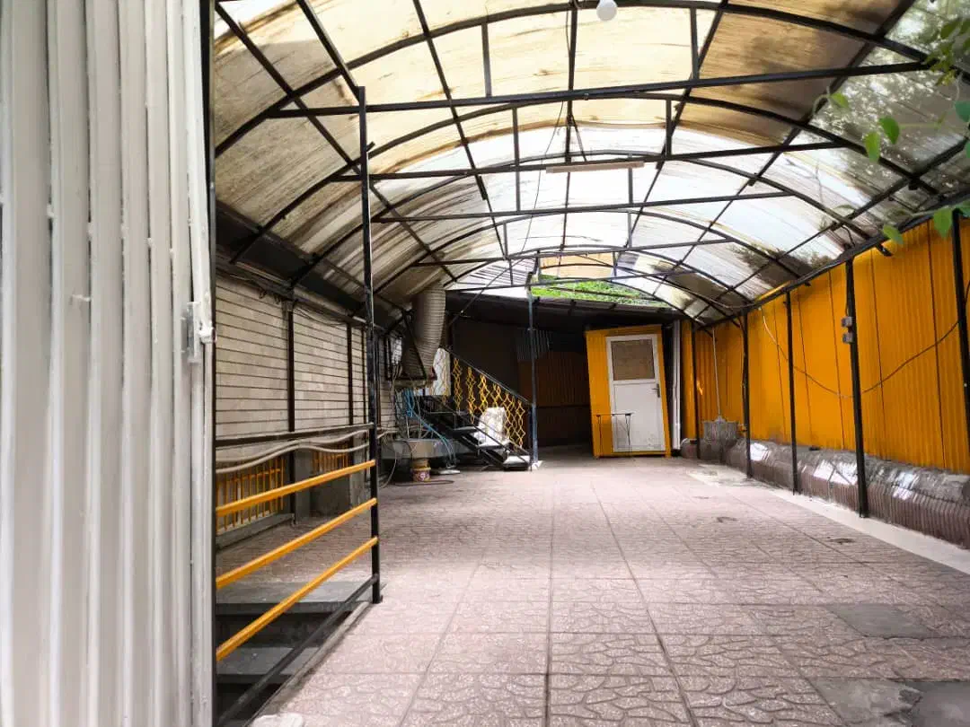 ویلا دربست زیبا ۳۰۰ متر بنای مفید