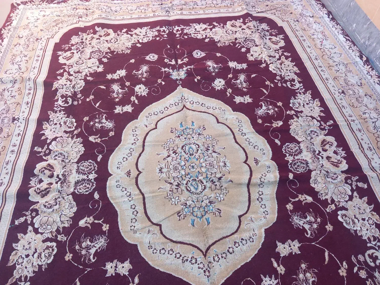 قالی|فرش|اهواز, فاز ۱ پادادشهر|دیوار