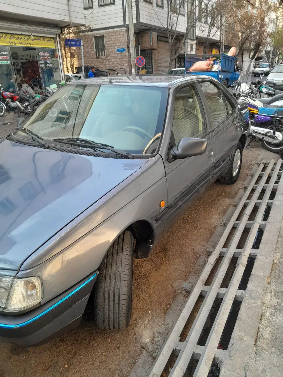 پژو ۴۰۵ خاکستری مدل ۹۶|خودرو سواری و وانت|تهران, شهرک شریعتی|دیوار