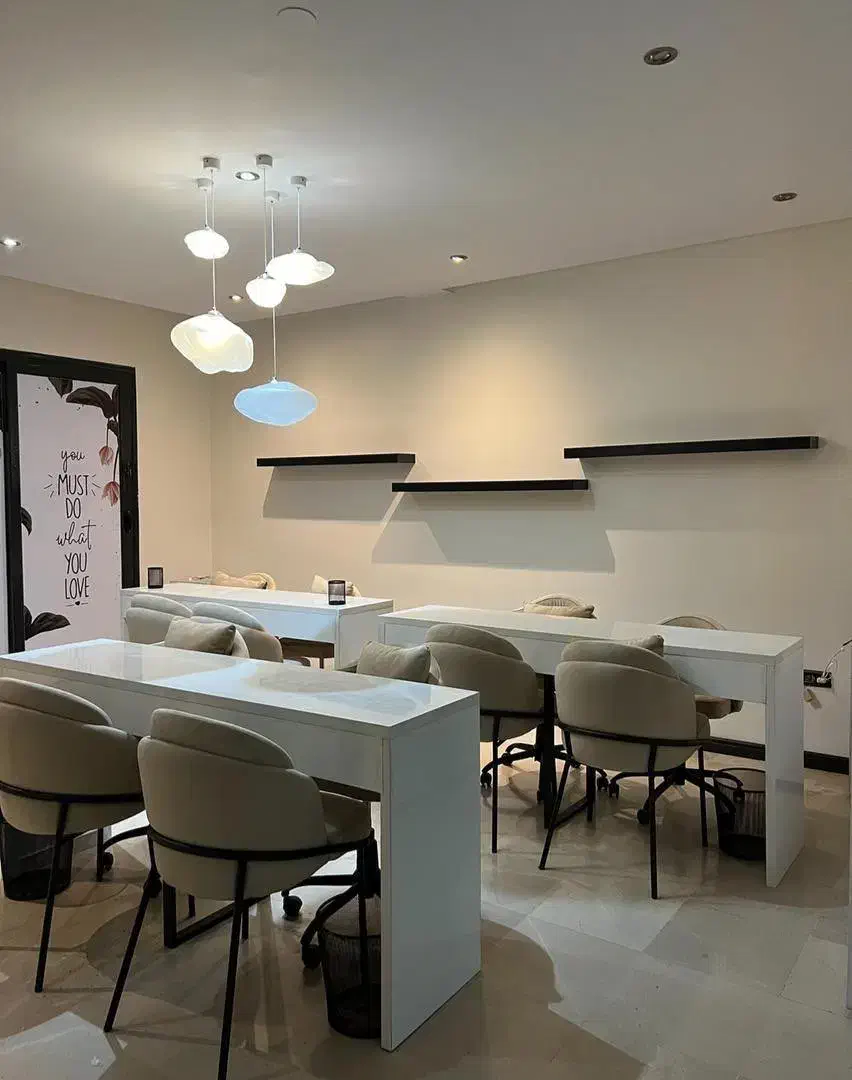 استخدام فوری در سالن زیبایی لوکس در قیطریه|استخدام درمانی، زیبایی، بهداشتی|تهران, حکمت|دیوار