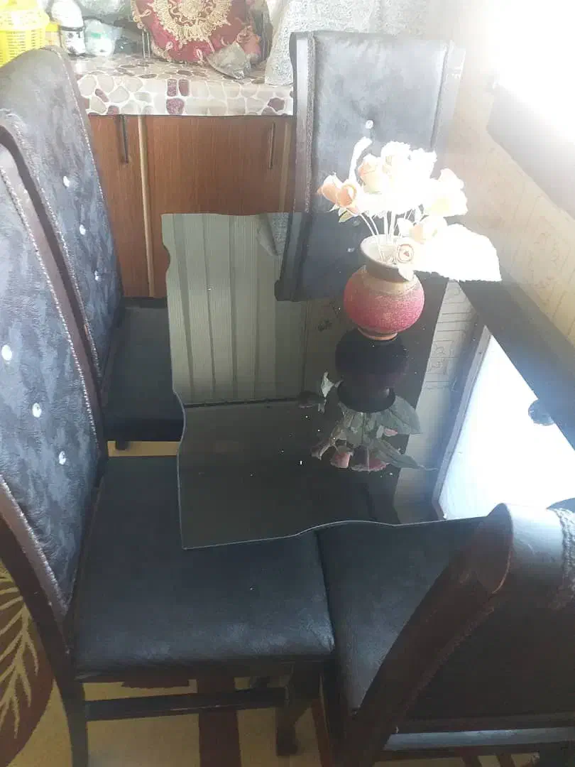 یک عددمیزنهارخوری|میز و صندلی غذاخوری|فولادشهر, B2|دیوار