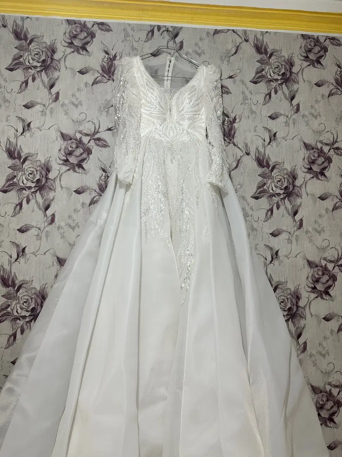 لباس عروس|لباس|رشت, استقامت ۲|دیوار