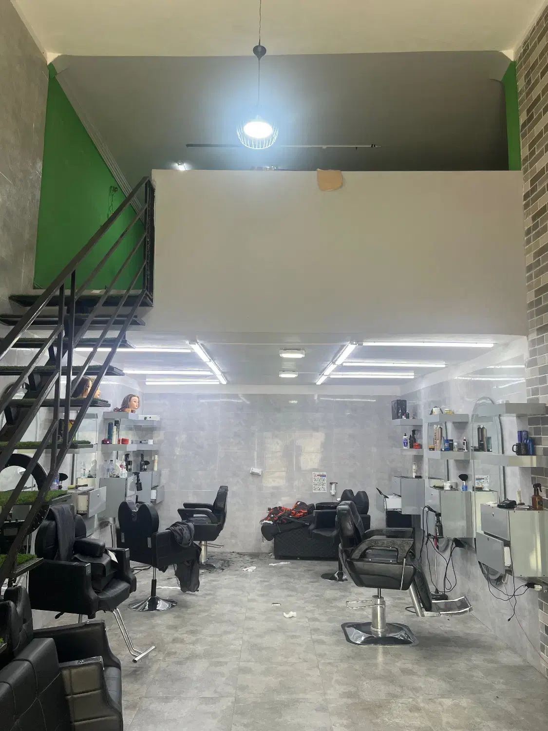 مغازه ۷۰ متری الزهرا نبش درزاده|اجارهٔ مغازه و غرفه|ایرانشهر, |دیوار