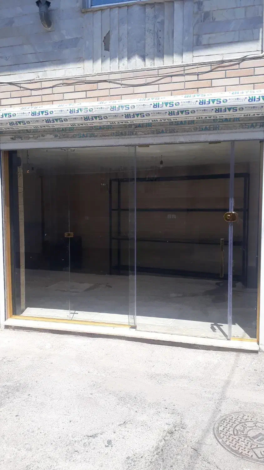 اجاره مغازه ۲۵متری درحمیدیان خیابان دانشگاه|اجارهٔ مغازه و غرفه|رشت, حمیدیان|دیوار