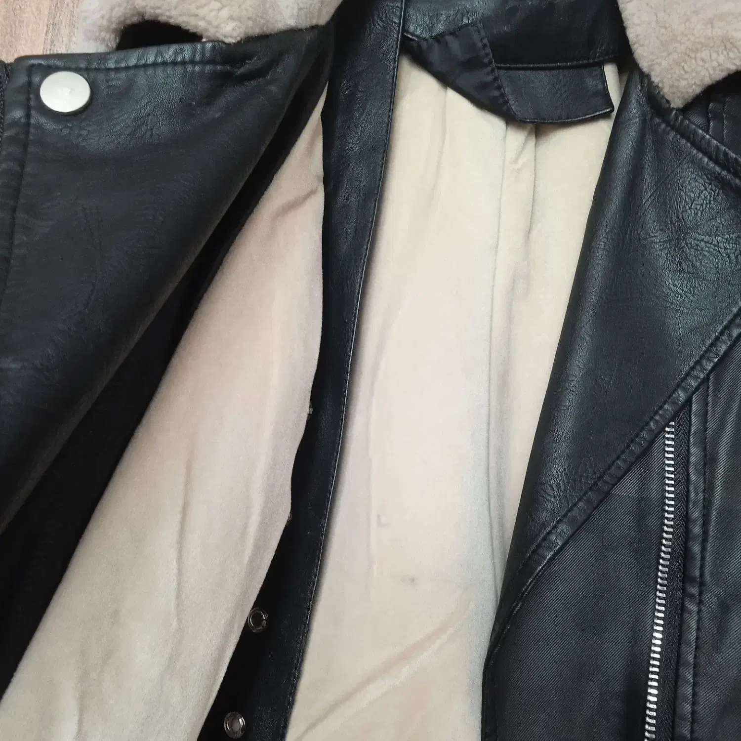 کت چرم داخل کرک مخملی|لباس|بندر انزلی, مسکن مهر|دیوار