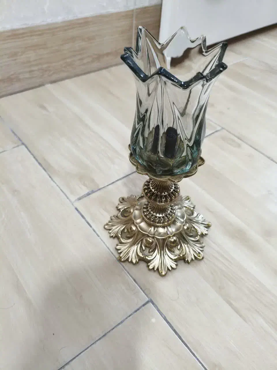 دوعدد لوستر برنز چهار شاخه و سه عدد تکی|لوستر و چراغ آویز|اندیشه, اندیشه فاز ۱|دیوار