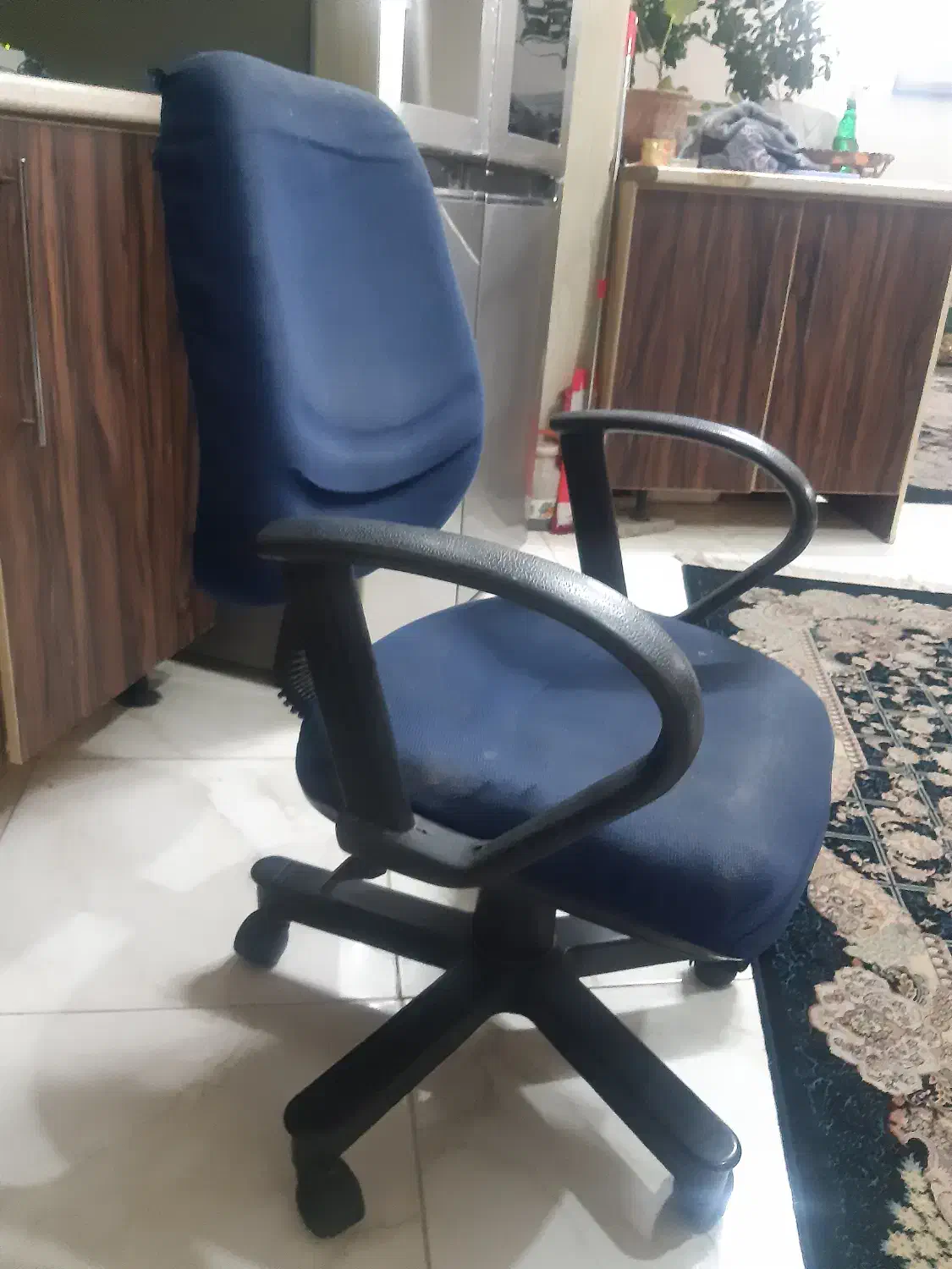 صندلی گردان|صندلی و نیمکت|سبزوار, قصبه شرقی|دیوار