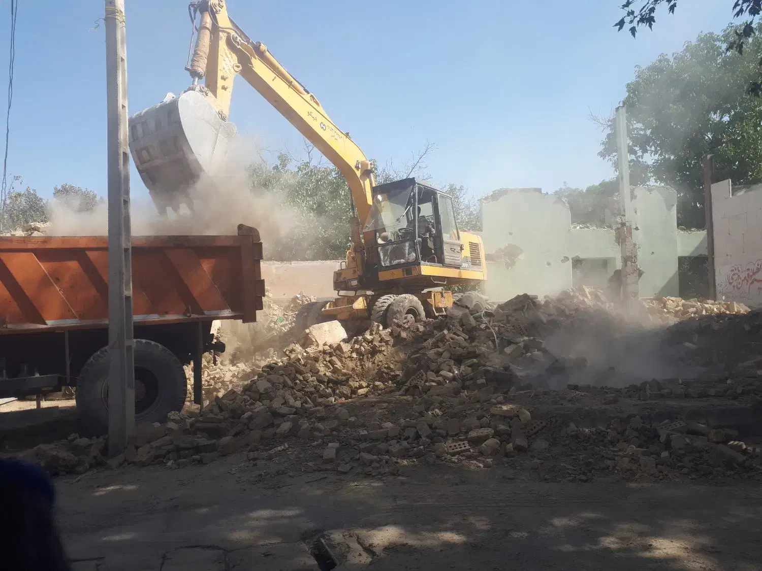 تخریب ساختمان خاکبرداری|خدمات پیشه و مهارت|مشهد, احمدآباد|دیوار