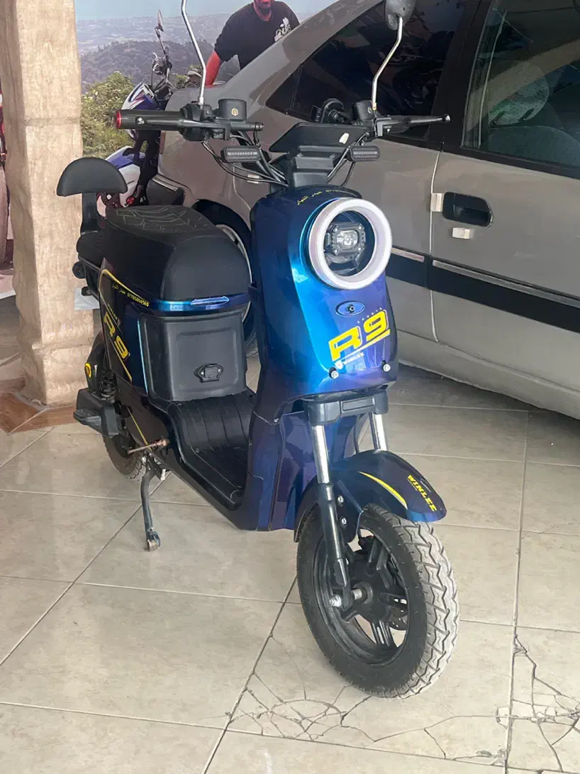 موتور شارژی winlee R9|موتورسیکلت|تهران, فلسطین (میدان انقلاب)|دیوار