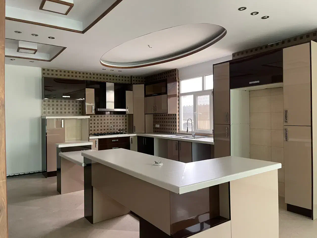 ۲۰۰ متر ویلایی دیپلمات نشین / ۲ پارکینگ/ بدون مالک|اجارهٔ خانه و ویلا|تهران, شهرک غرب|دیوار