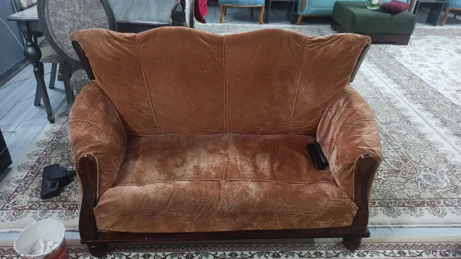 مبل راحتی|مبلمان خانگی و میز عسلی|گلبهار, شهر جدید گلبهار|دیوار