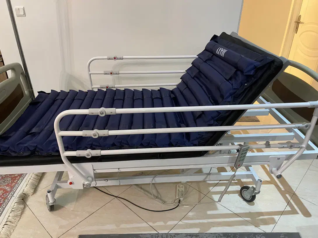 تخت بیمار برقی سه موتوره در حد نو|پزشکی|تهران, باشگاه نفت|دیوار