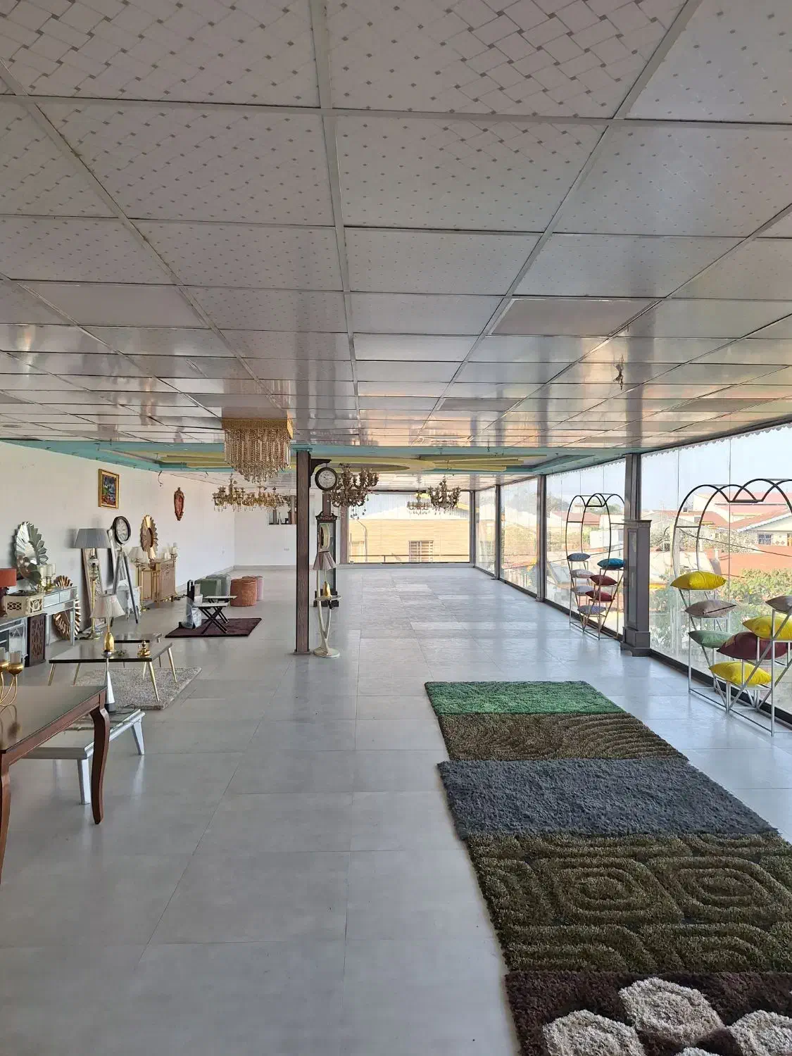 اجاره نمایشگاه انبار ۱۲۰۰ متر بر ۲ جاده فومن|اجارهٔ مغازه و غرفه|رشت, احمد گوراب|دیوار