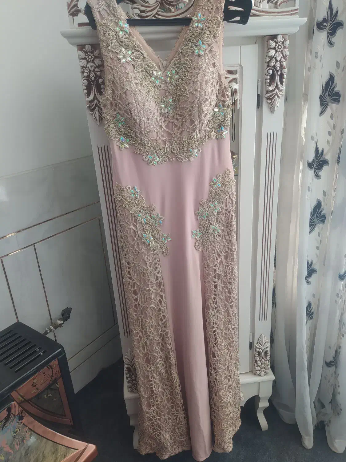 لباس مجلسی|لباس|فلاورجان, |دیوار