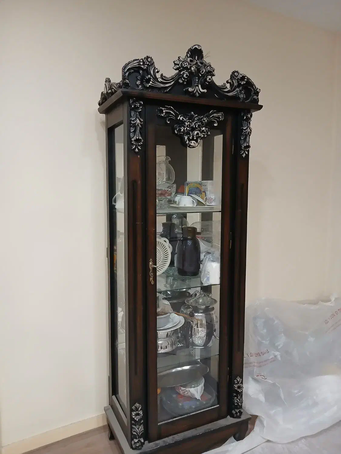 بوفه چوبی سالم|بوفه، ویترین، کنسول|تهران, دهم فروردین|دیوار