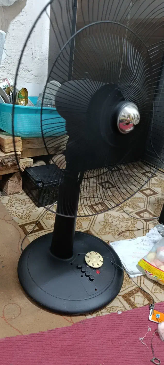 پنکه قدیمی اصلی قیمت پیشنهادی|پنکه و تصفیهکنندهٔ هوا|زاهدان, |دیوار