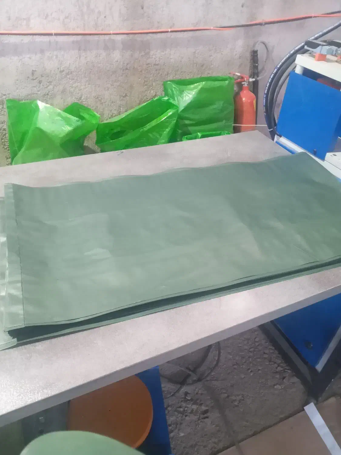 کیسه زباله ساده ورنگی|ظروف نگهدارنده، پلاستیکی، یکبارمصرف|اشتهارد, |دیوار